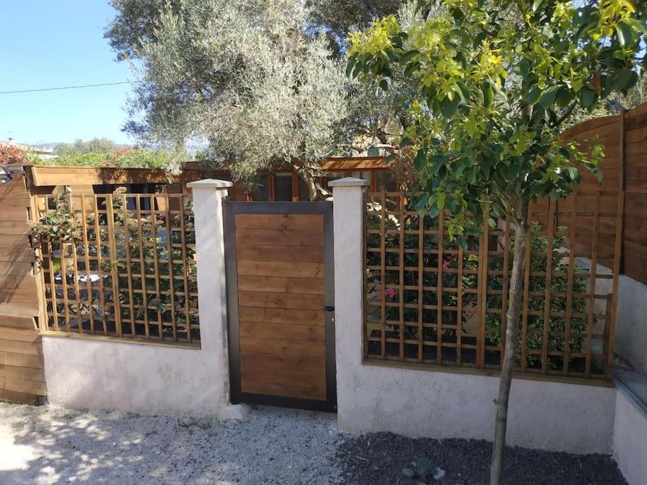 Studio Jacuzzi Prive A 8 Min A Pied De La Plage Apartment La Ciotat Exterior photo