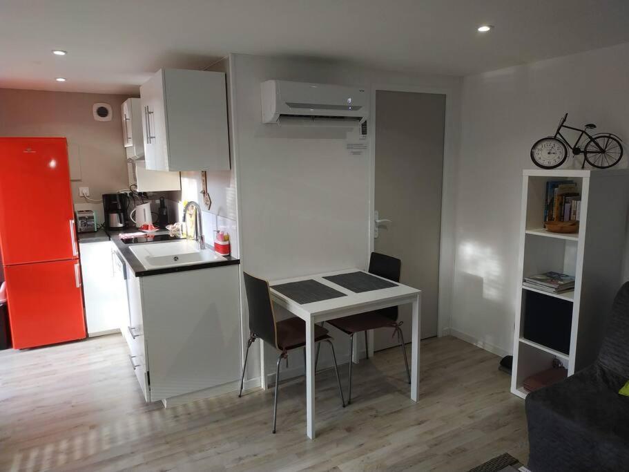 Studio Jacuzzi Prive A 8 Min A Pied De La Plage Apartment La Ciotat Exterior photo