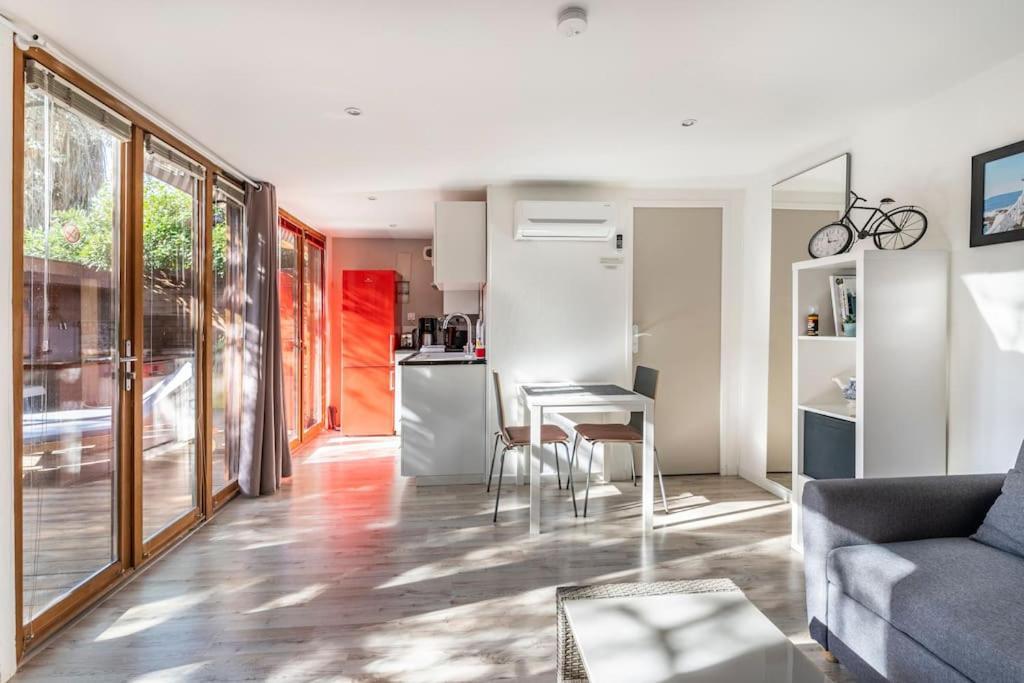 Studio Jacuzzi Prive A 8 Min A Pied De La Plage Apartment La Ciotat Exterior photo
